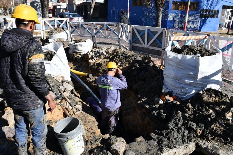 Berisso: continúa la obra de recambio de cañerías